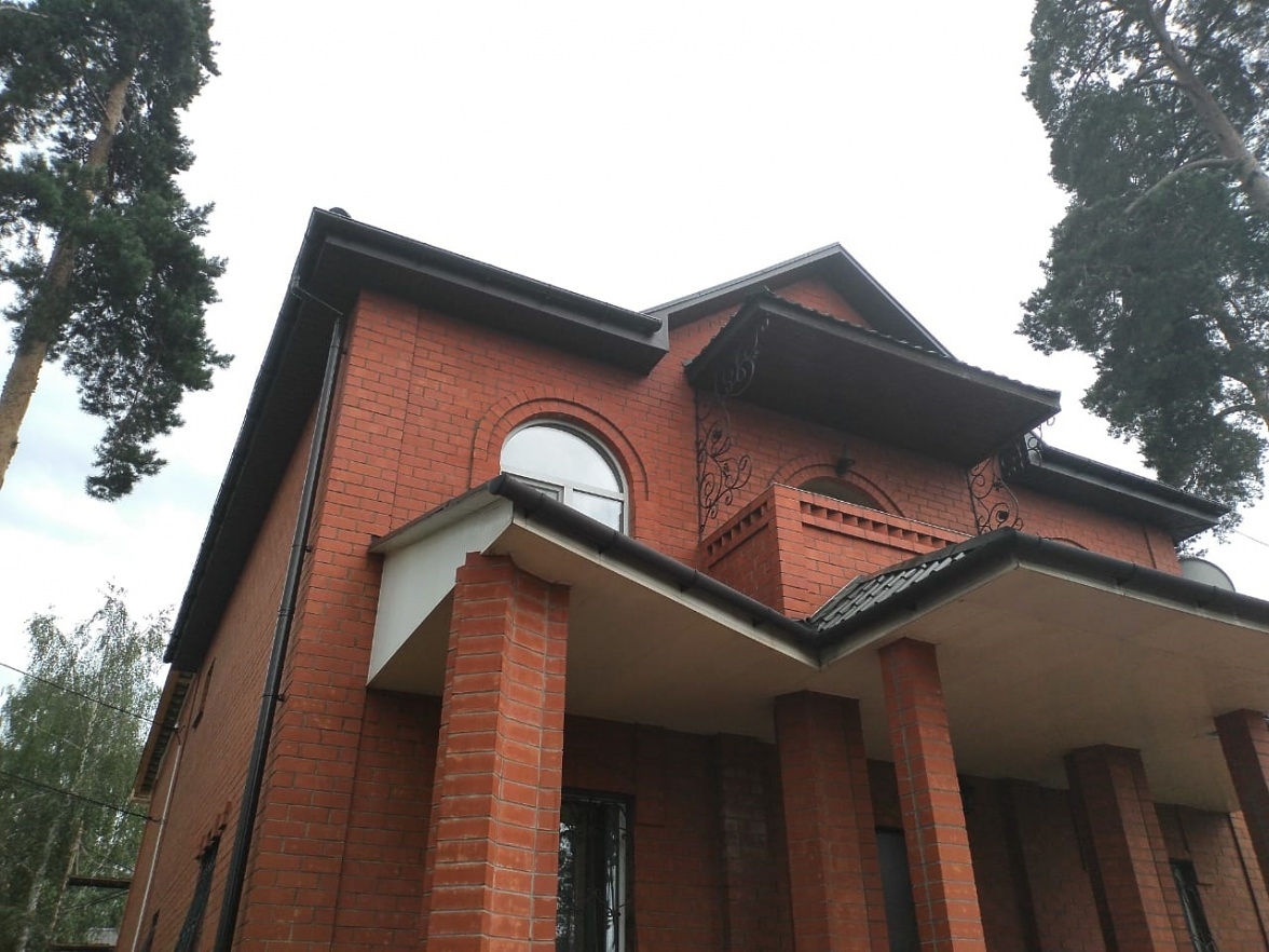 Docke LUX Кронштейн желоба (Шоколад) Docke LUX Кронштейн желоба (Шоколад)