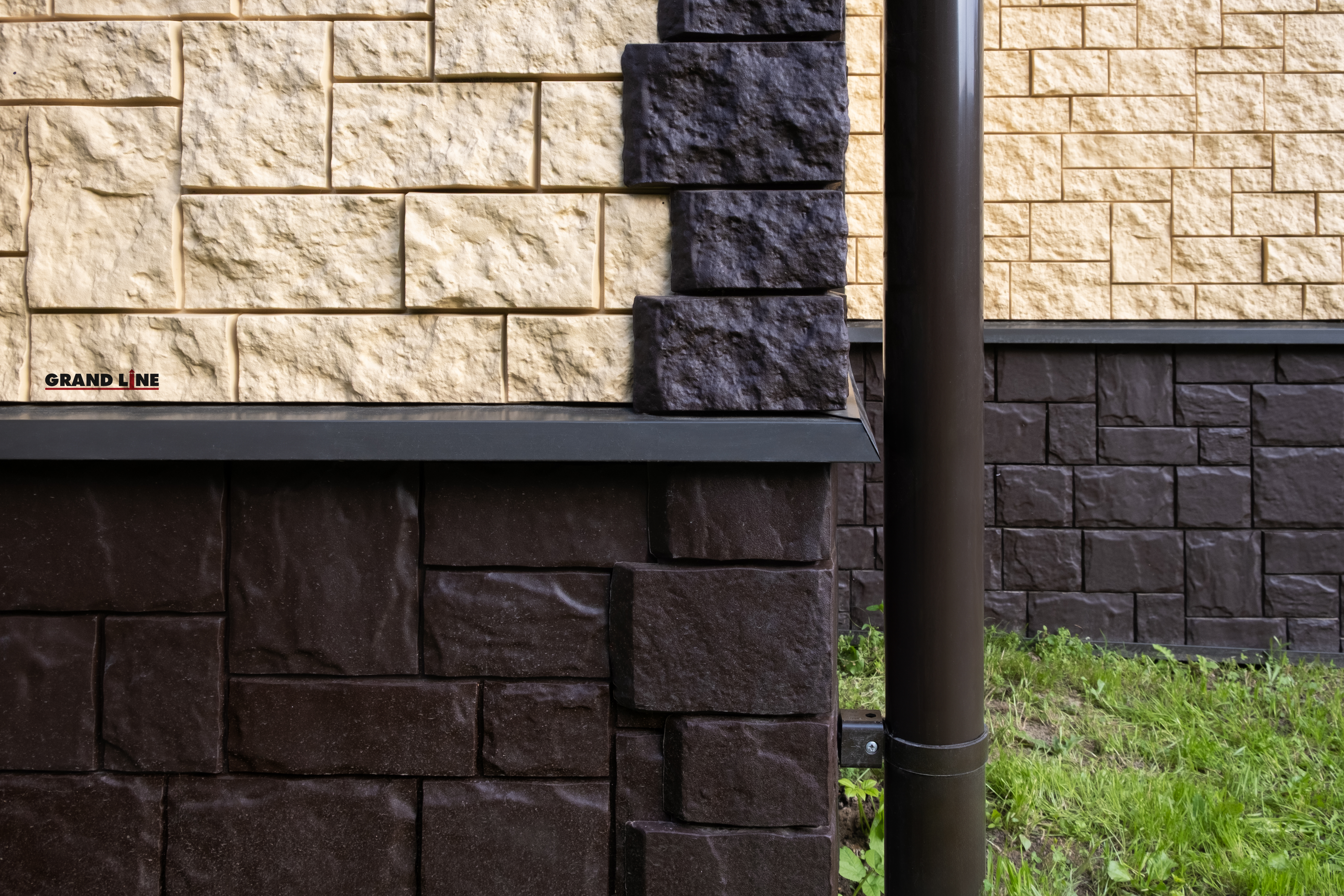 Фасадная панель Grand Line Дикий камень Классика песочный