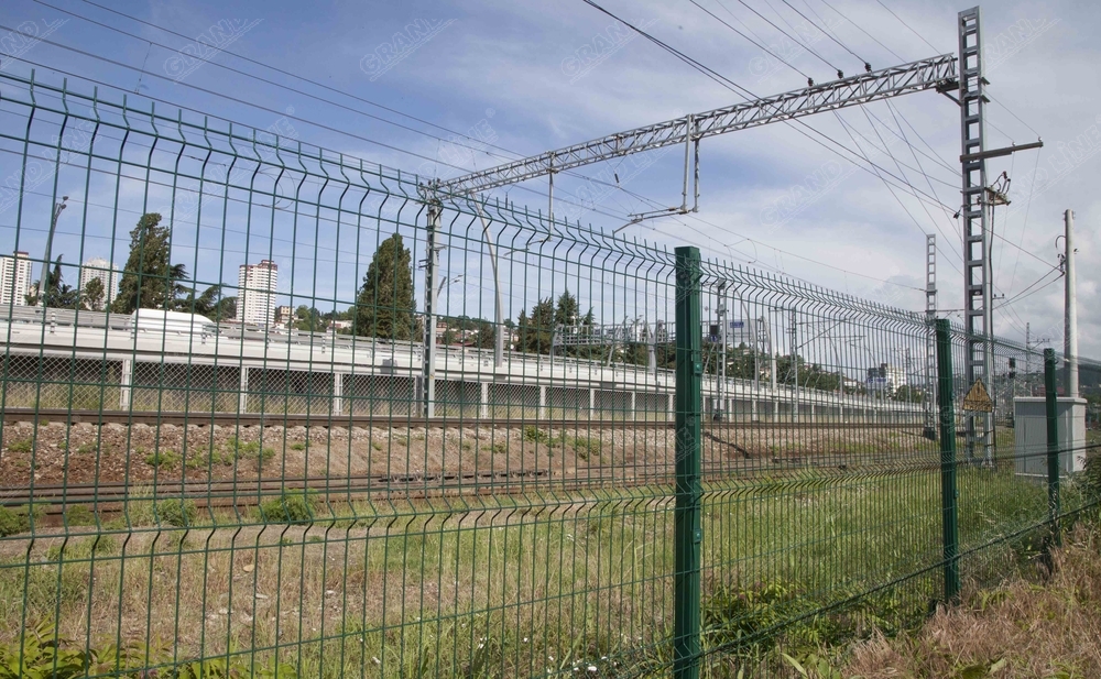 Панель Medium 1,53х2,5 RAL 6005 GL